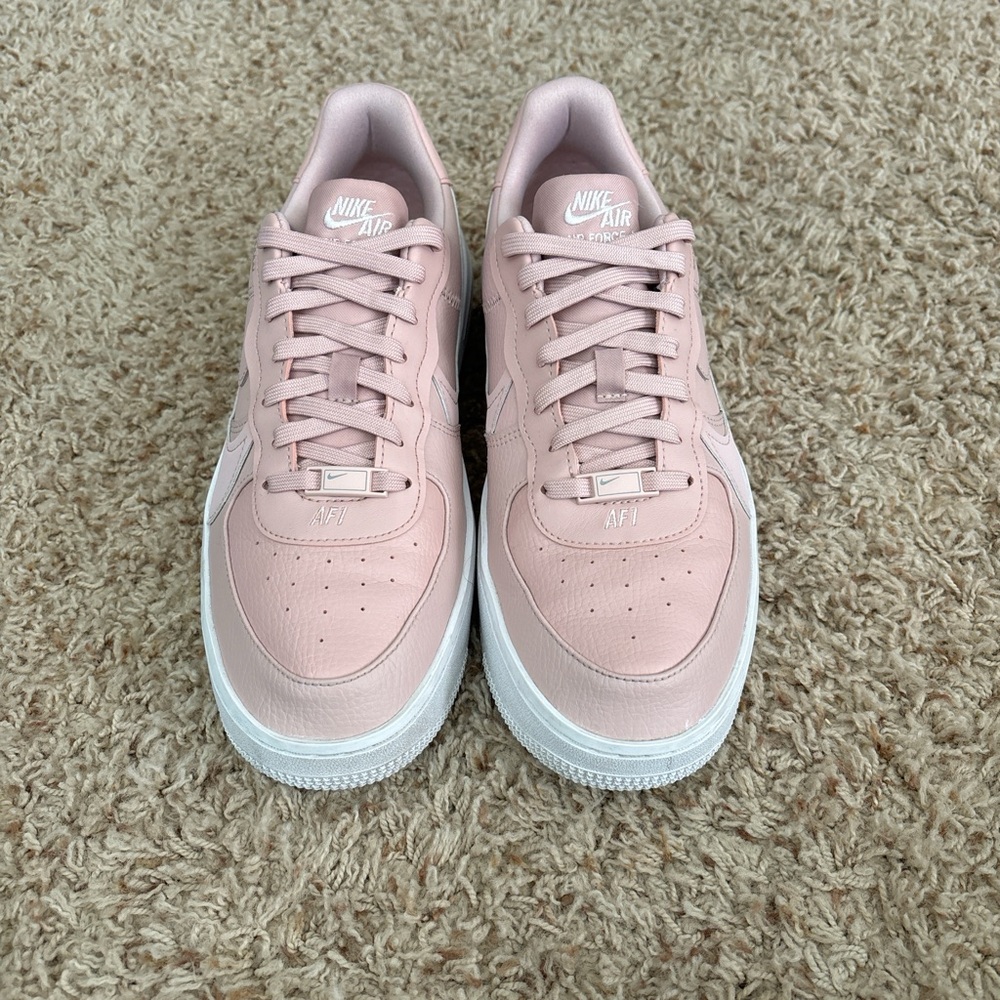 Nike Air Force 1 Pink Sneaker